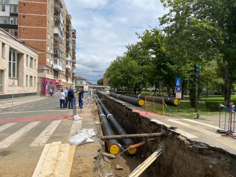 Lucrările continuă în Piața Caius Iacob (FOTO)