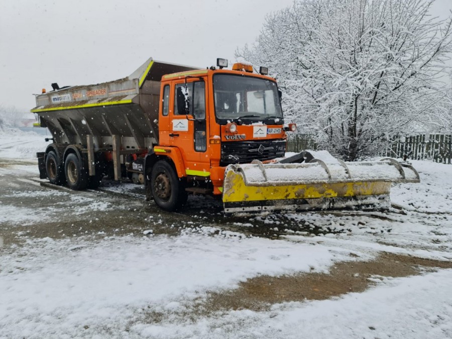 Pe drumurile din județ se circulă în condiții de iarnă, fără probleme majore!