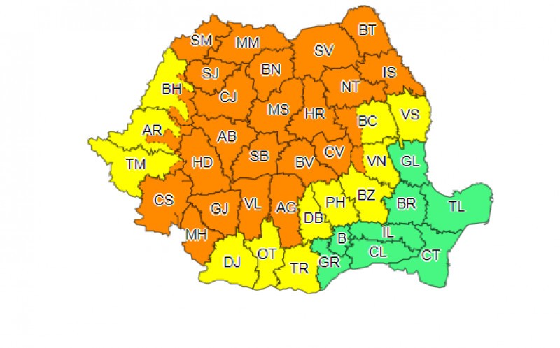 Coduri portocalii de vijelii și caniculă în aproape toată țara