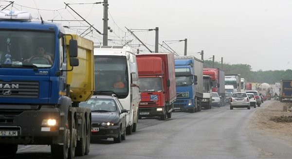 Amenzi pentru traficul greu din municipiu. Controalele continuă și în perioada următoare