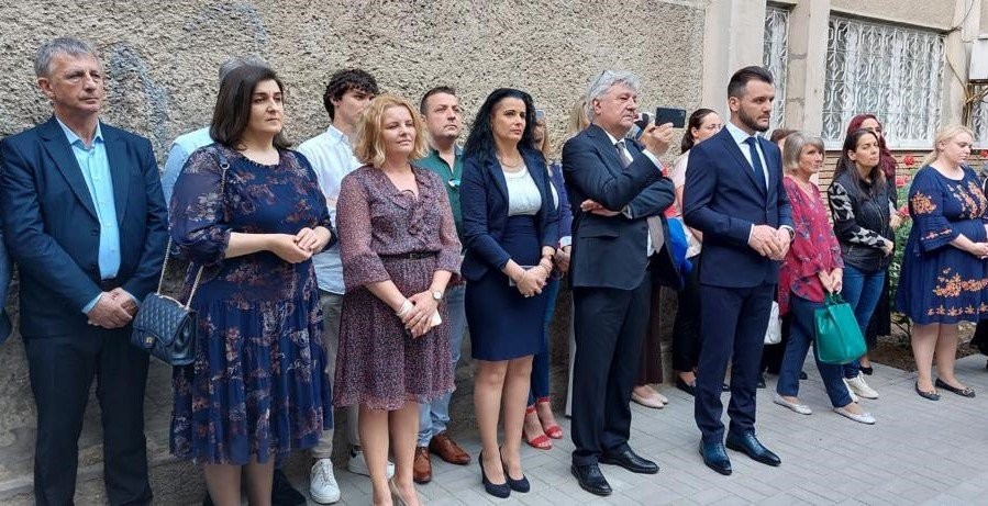 Promovează stomatologia viitorului - De Zilele Academice Arădene a fost inaugurat Centrul Clinic Internaţional de Microscopie în Stomatologie Vasile Goldiş din Arad