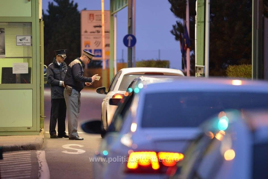 Peste 45 de tone de deşeuri, constând în panouri fotovoltaice, oprite la Nădlac