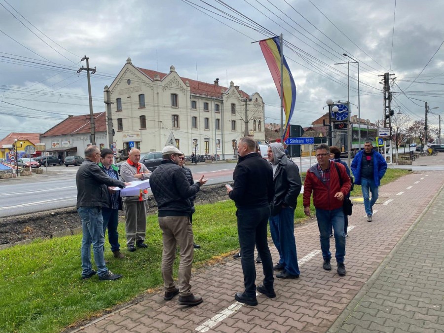 Semafoare în Vladimirescu, la intersecţia dintre strada Gării şi DN 7 (FOTO)