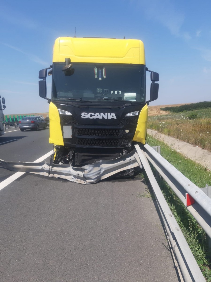 (FOTO) Accident pe Autostrada A1, în apropiere de Timișoara
