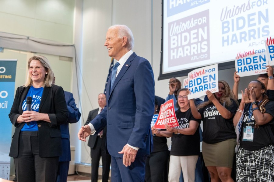 Joe Biden are COVID și intră în autoizolare; președintele american a vorbit pentru prima dată despre condițiile în care ar putea renunța la o nouă candidatură