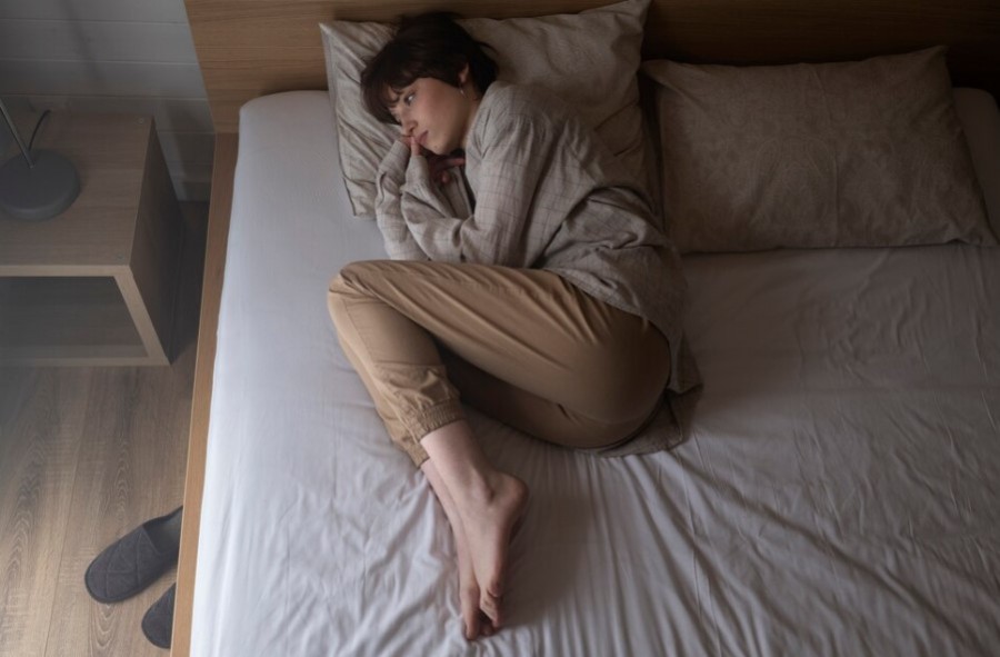 Depresia și Tulburările de Somn: Strategii pentru Nopți Liniștite