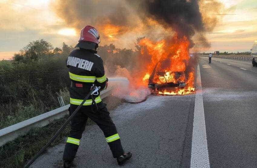 Incendiu autoturism pe Autostrada A1