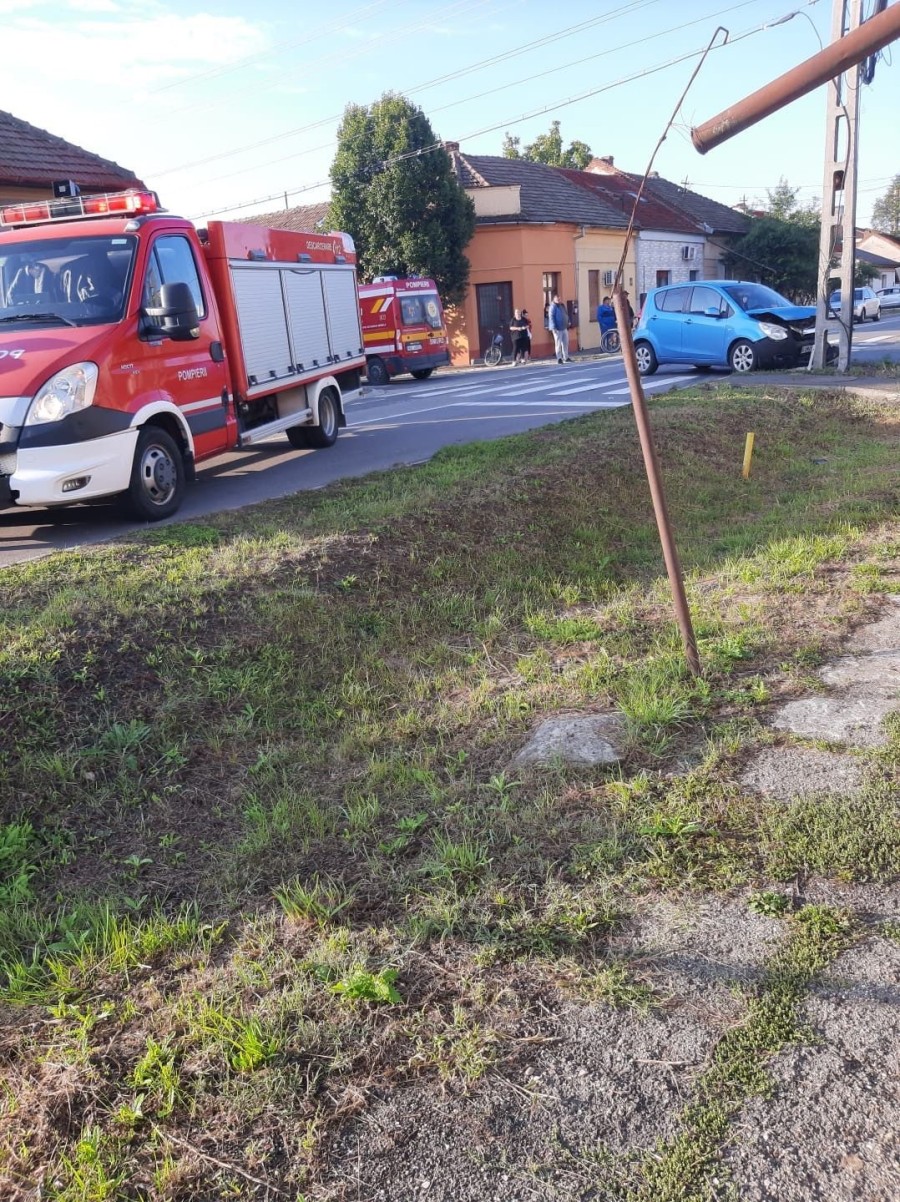 (FOTO) Accident cu două victime, în municipiul Arad