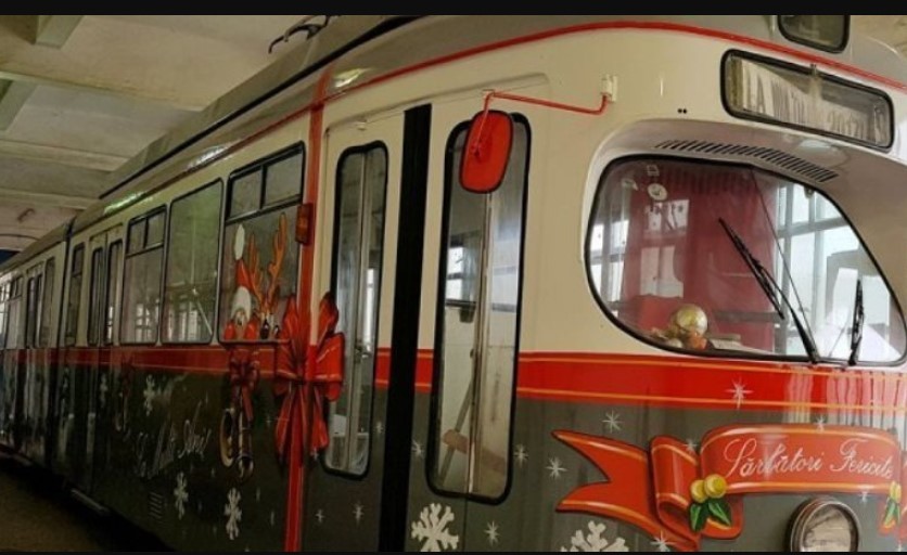 Tramvaiul lui Moș Crăciun se pregătește să circule prin Arad