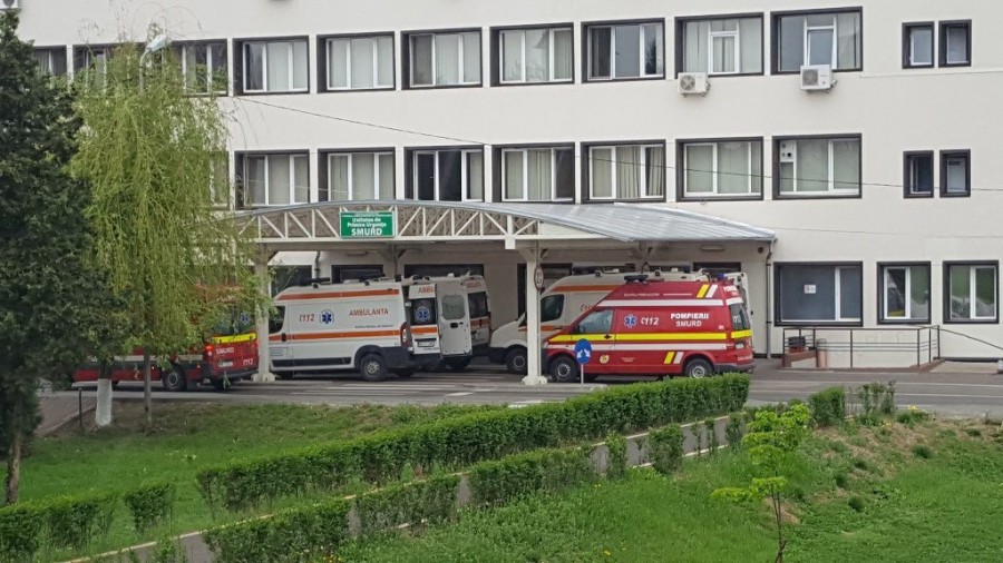 Pacient IMOBILIZAT, cu parastezii la mâini și picioare, tratat cu succes la Spitalul Județean