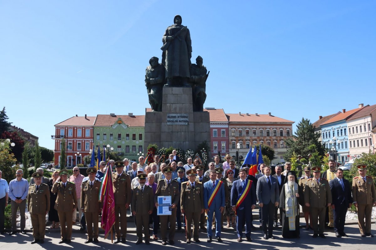 Distincția „Bene Merenti” acordată mai multor militari în rezervă (FOTO)