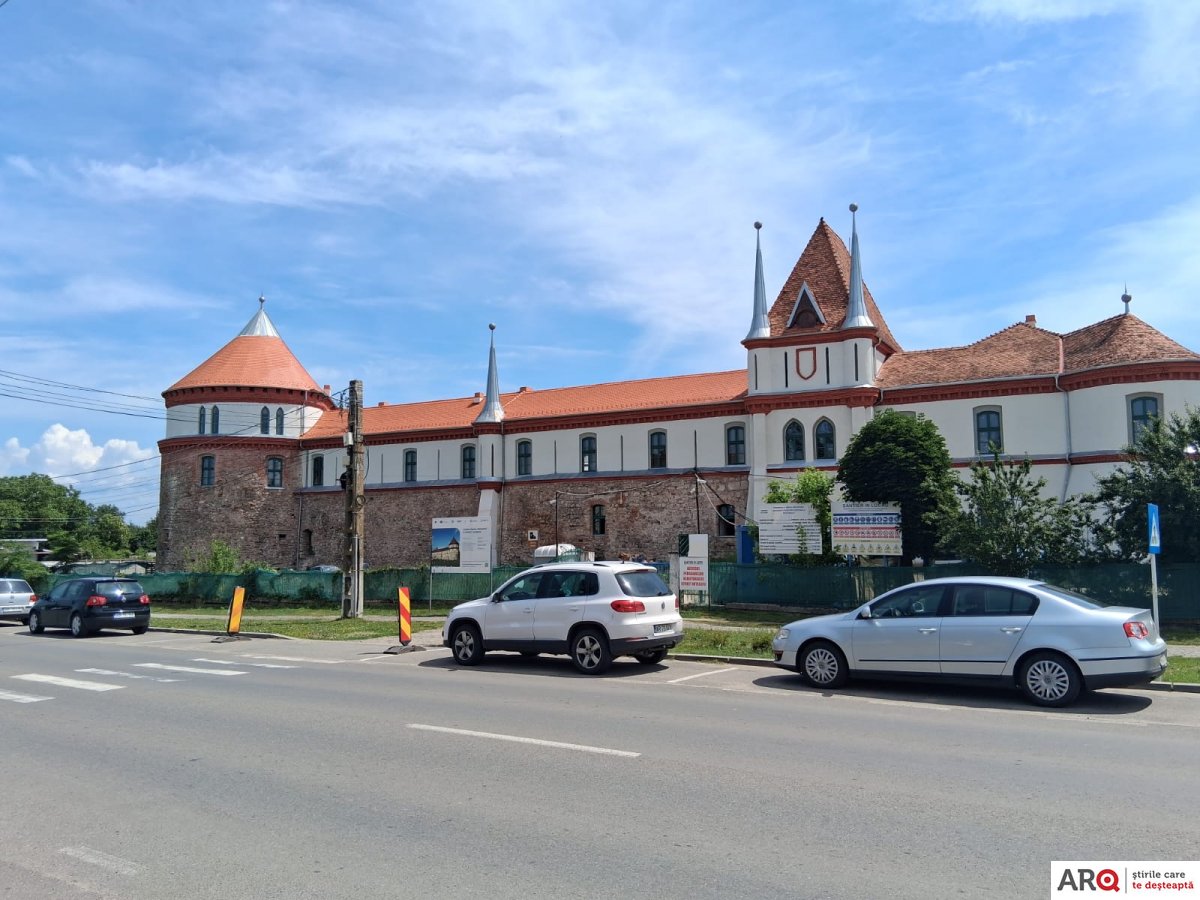 Glad Varga: „În România anului 2026, ar trebui să fie normal ca în fiecare casă să poți deschide robinetul și să curgă apă” (FOTO)