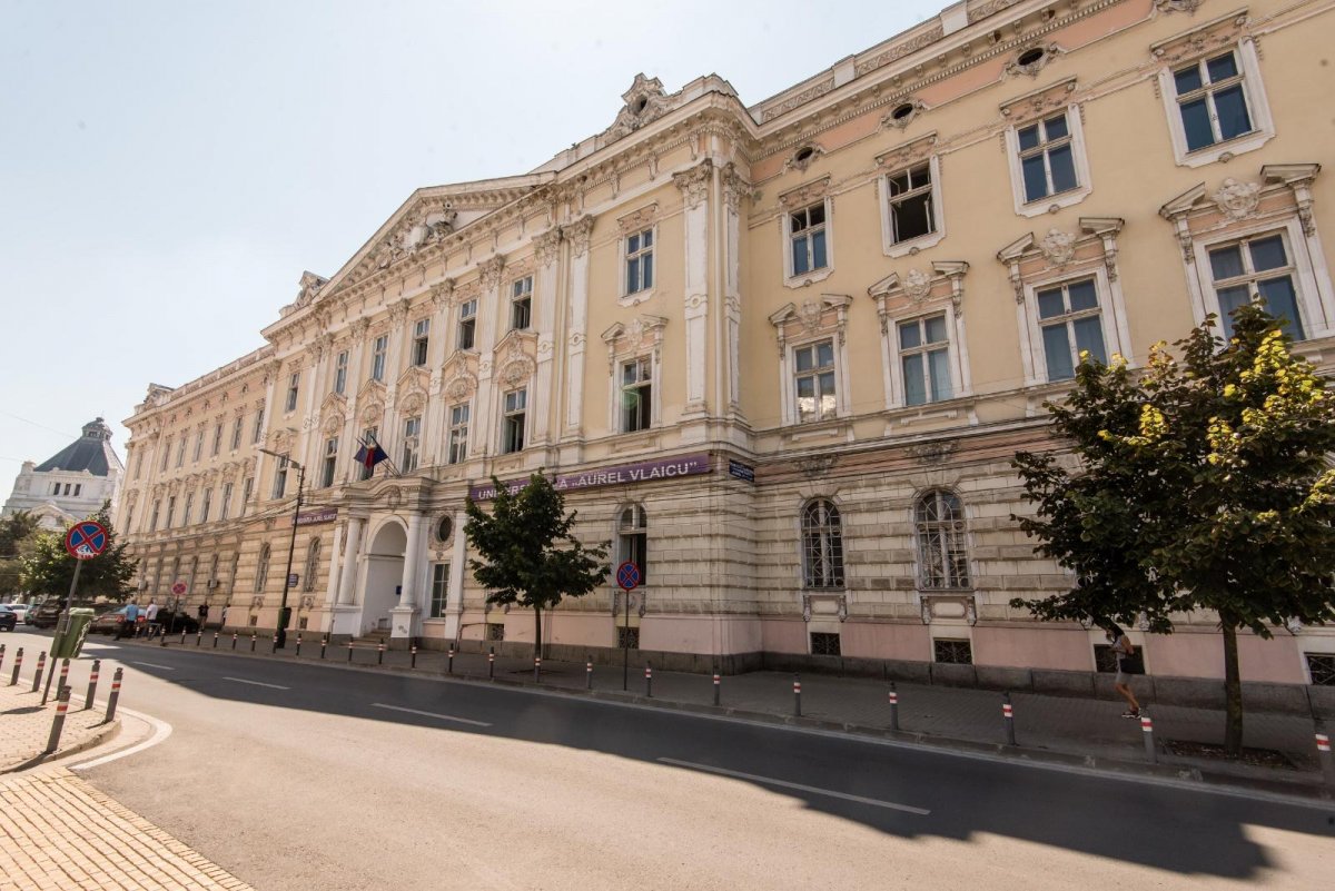 Continuă înscrierile pentru admitere la Universitatea „Aurel Vlaicu