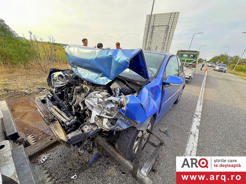 Accident cu Mercedes contra VW la ieșirea din Arad spre Timișoara