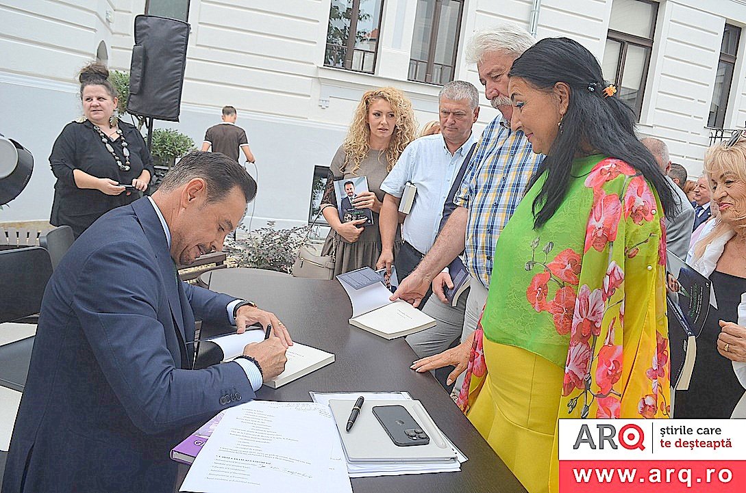 Europarlamentarul Gheorghe  Falcă și-a lansat o nouă carte: „Societatea vie – România 2035. Ordine în țară, ordine în stat” (FOTO)